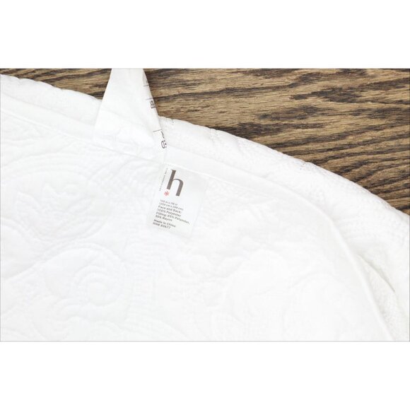 Home Expressions Microfiber Quilted Harper Bedspread White Queen (102" x 118") - Picture 2 of 3